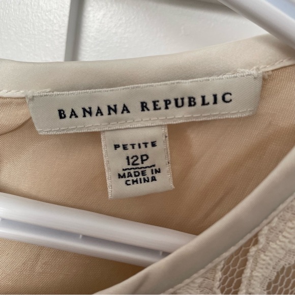 Elegant Sleeveless Top by Banana Republic - Picture 4 of 9